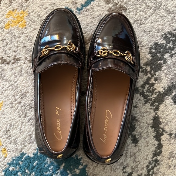 Like new! Gorgeous lug sole loafers - Picture 2 of 6